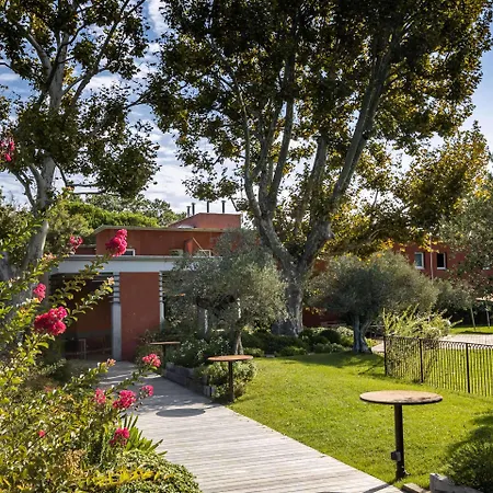 Otel Western Le Lavarin