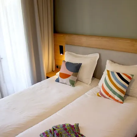 Western Le Lavarin Otel 4*